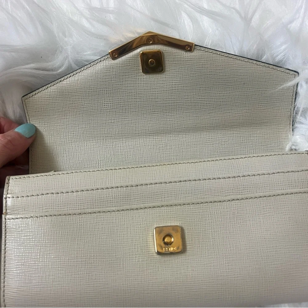 Fendi Wallet - Picture 2 of 4